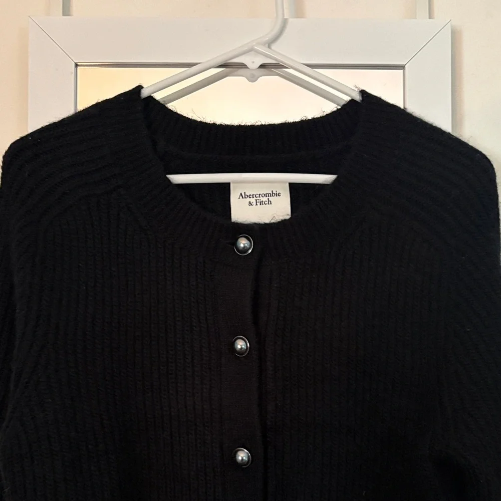 Abercrombie & Fitch Black Ribbed Button Cardigan - Picture 2 of 4